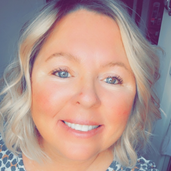 Meet your Posher, Robyn - Picture 1 of 1